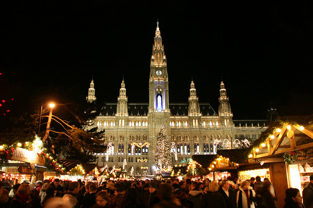 A Christmas market around the Vienna town hall. (Source: Marek Slusarczyk)